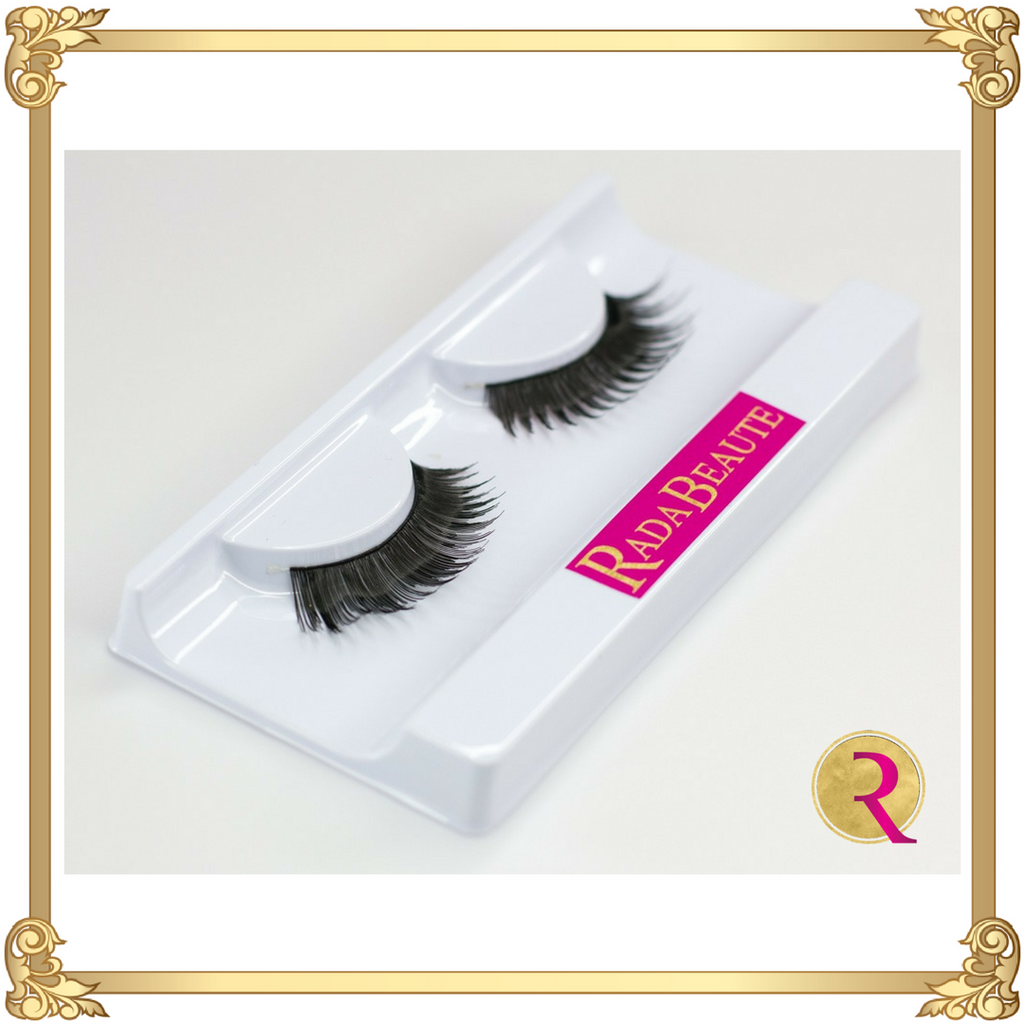 Hollywood Diva Silk Lashes open box view. Buy your silk lashes at Rada Beaute now!