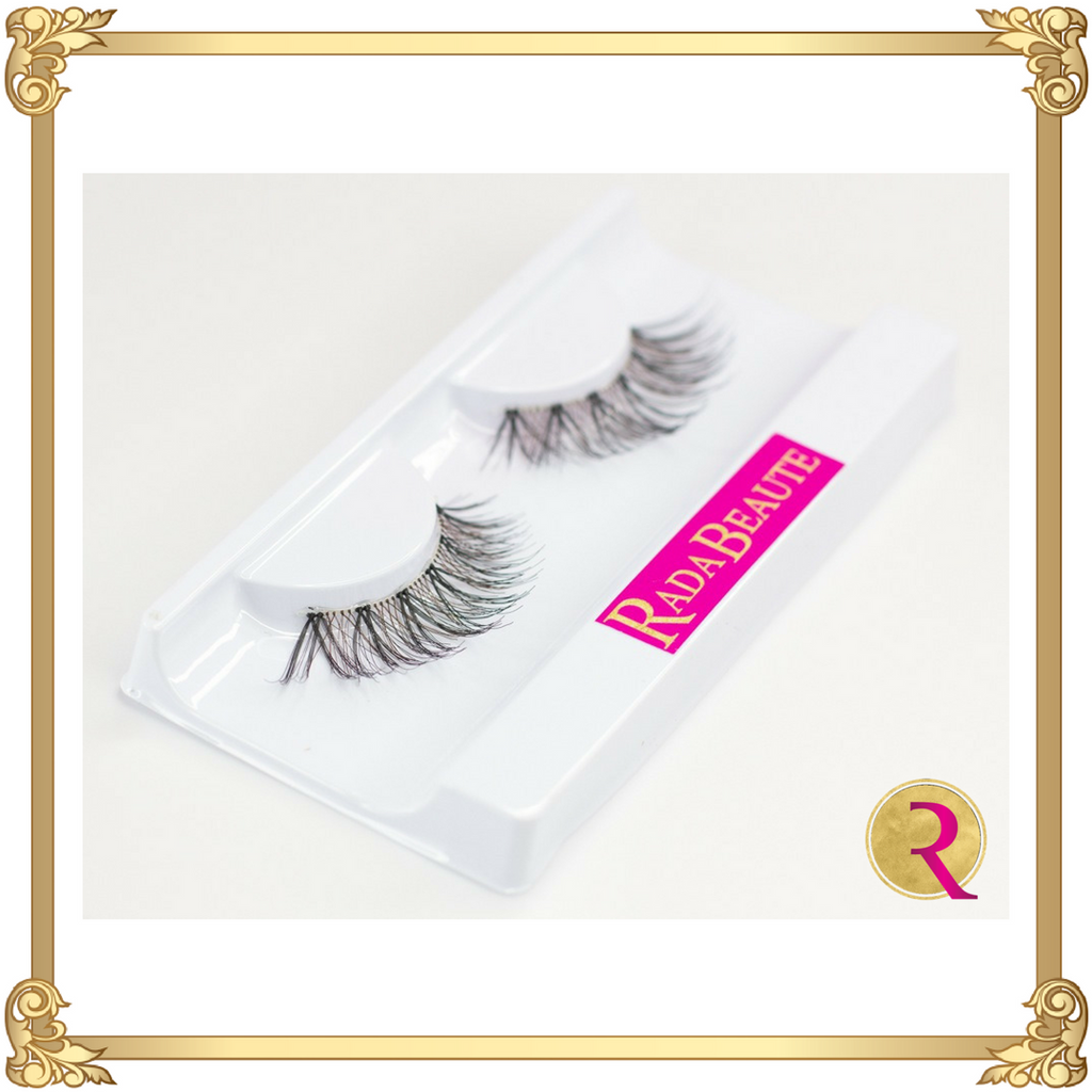 Voluv Silk Lashes opened box view. Buy your silk lashes at Rada Beaute now!